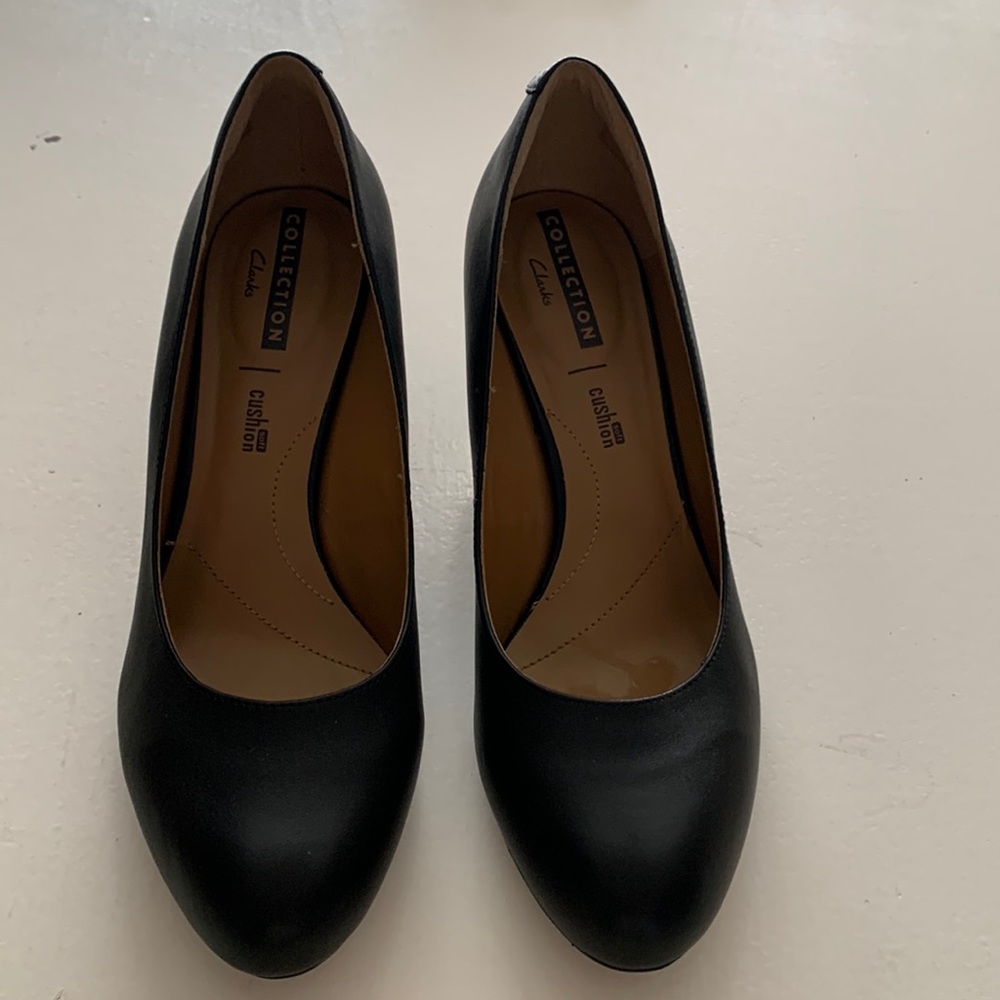 Women’s Clark’s black leather pumps, almost 3” heel. Excellent condition (8).